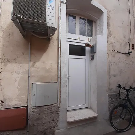 Petit Berlin Avec Clim * Nimes